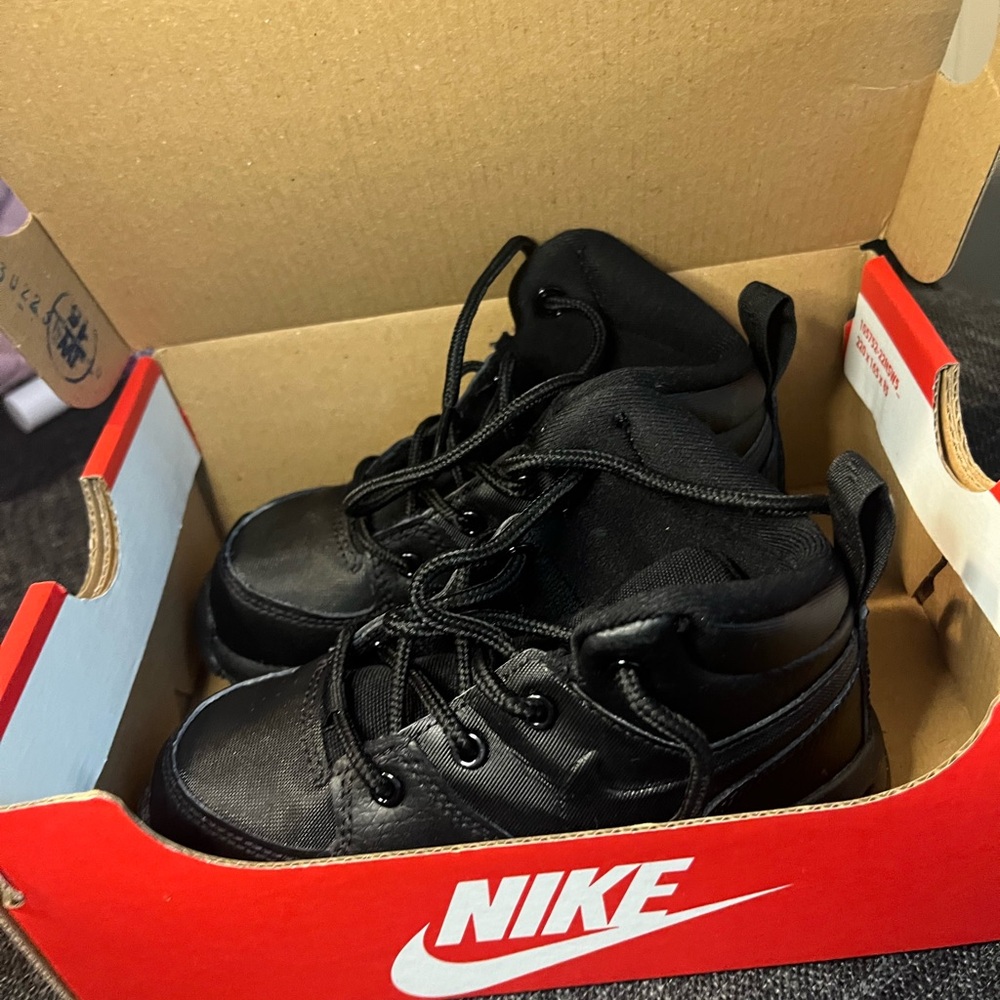 Nike Kids Black Sneakers